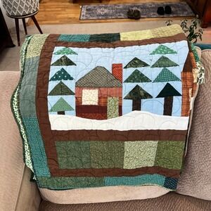Handmade Quilted Throw Blanket Winter Cabin Scene‎ Green Red Christmas Theme